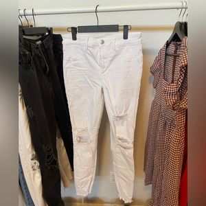 White American Eagle Skinny Jeans